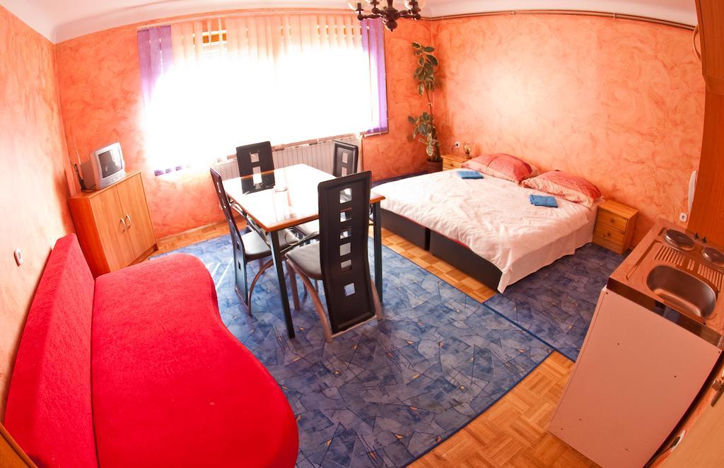 Guest House Pikapolonca Maribor Ruang foto