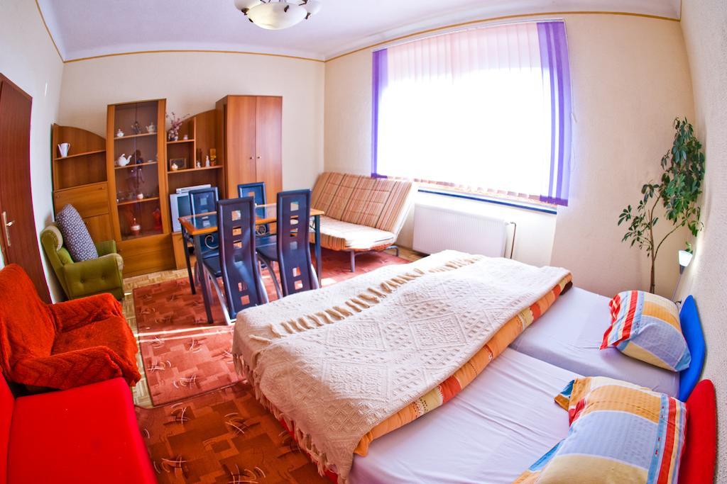 Guest House Pikapolonca Maribor Ruang foto