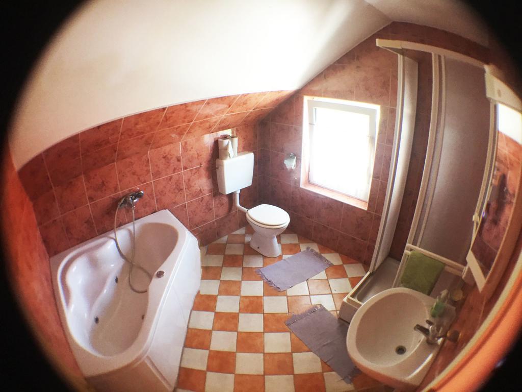 Guest House Pikapolonca Maribor Bagian luar foto